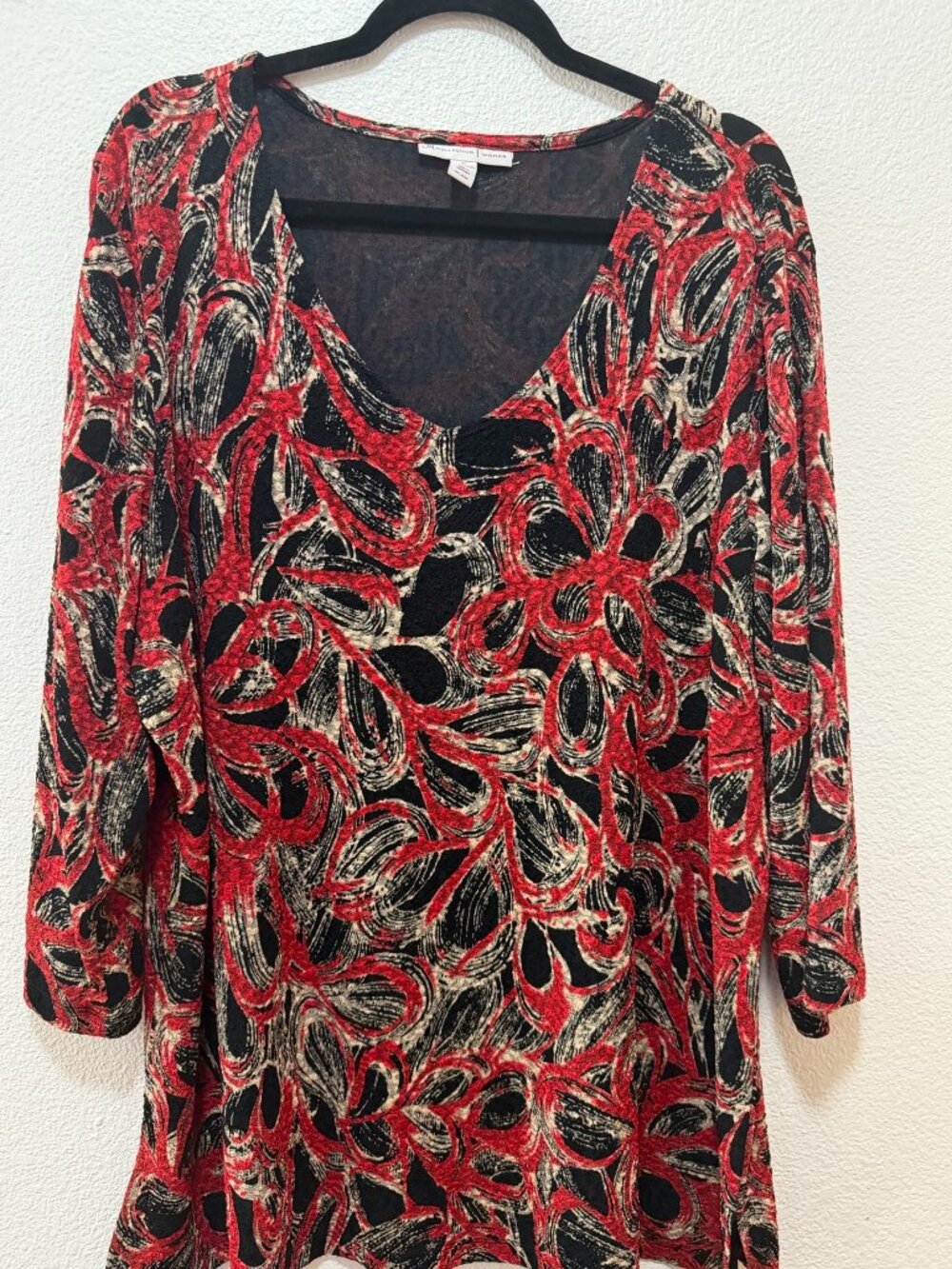 JM Collection black, red, gold plus size tunic, floral print, size 3X